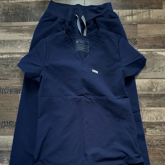 Figs Scrub Set Bundle - Picture 4 of 8